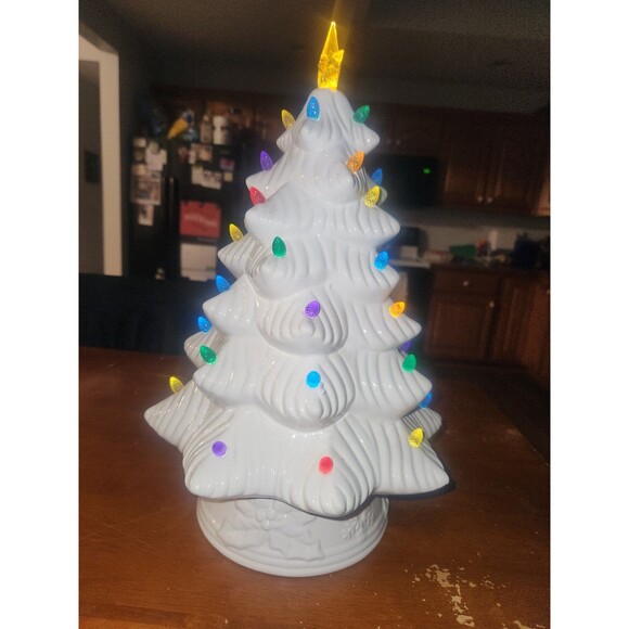 Vintage Mr. Christmas Nostalgic Christmas Tree, 16 inch tall LED lights - Picture 5 of 11